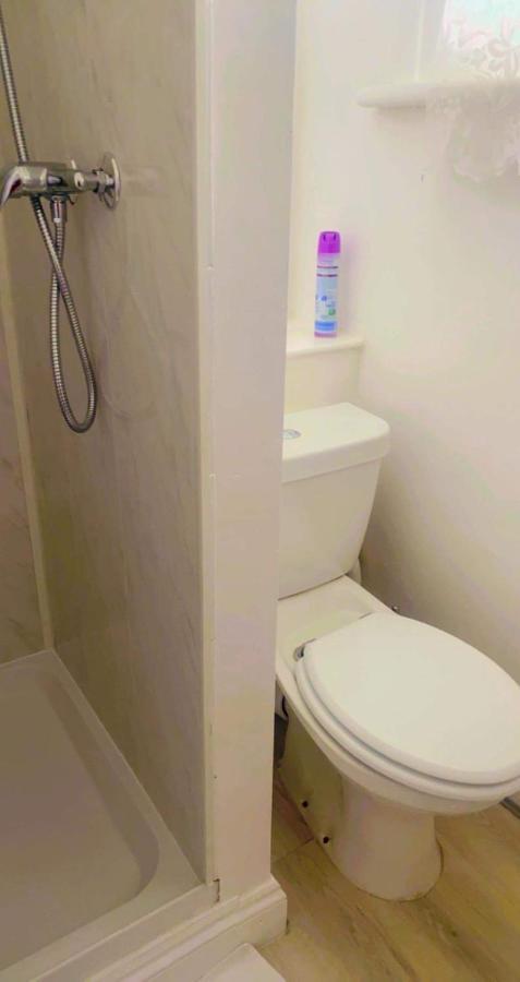 Entire Two Double Bedrooms Flat N4 Грейт-Ярмут Экстерьер фото
