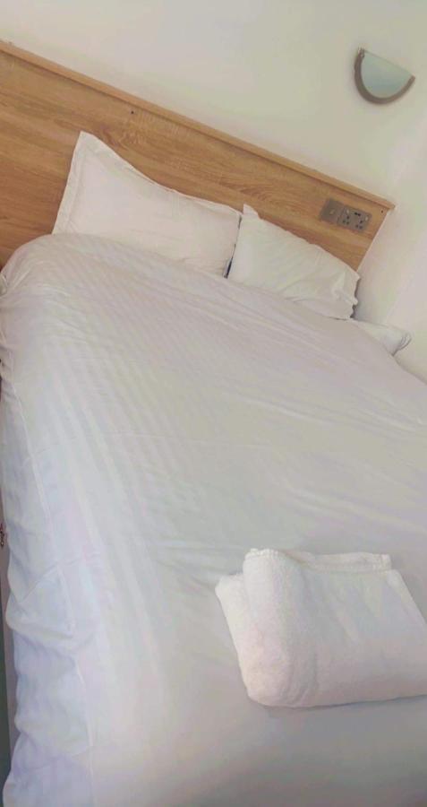 Entire Two Double Bedrooms Flat N4 Грейт-Ярмут Экстерьер фото